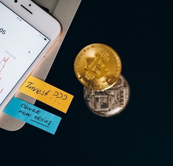 crypto to the moon moneysideoflife